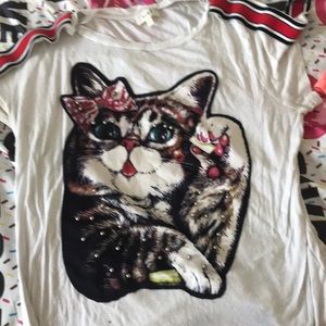 Iim selling an cat shirt